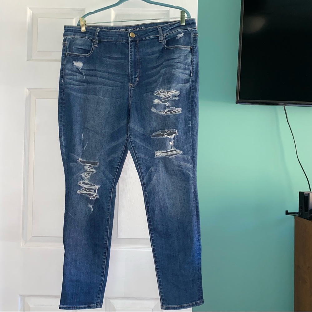American Eagle Distressed Hi-Rise Jegging